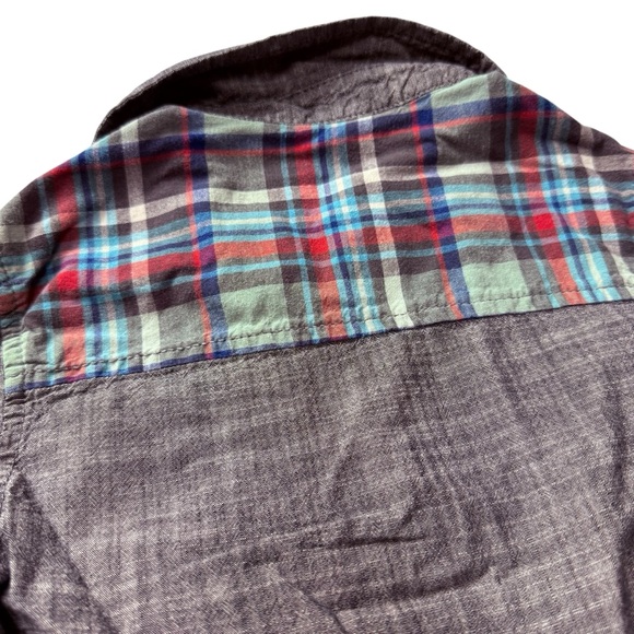 Genuine Kids from OshKosh Toddler Boy Button-Down Shirt – Grey Plaid – Size 2T - Picture 5 of 8